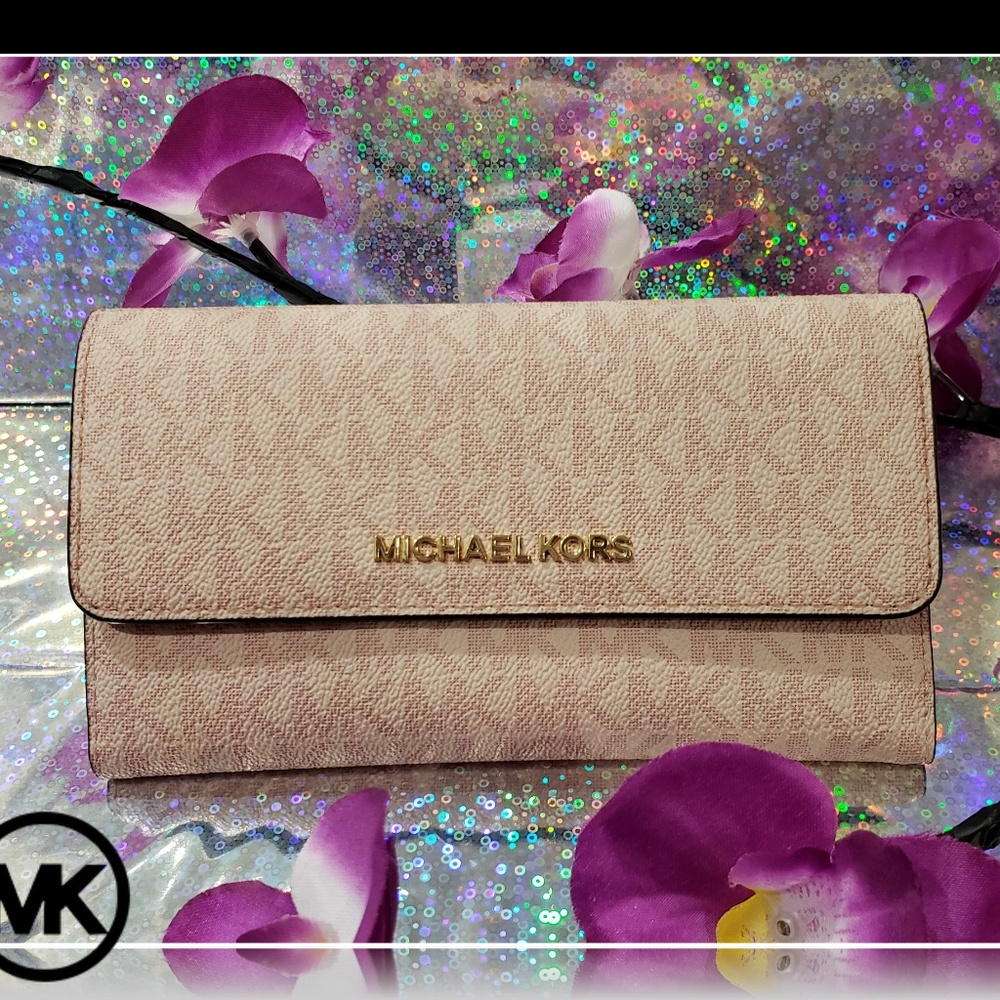 🚫 SOLD 🚫 Michael Kors Jet Set Trifold wallet 🌺